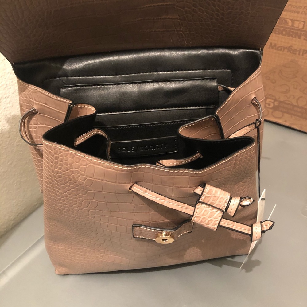 Fancy brown back-pack - Picture 4 of 8